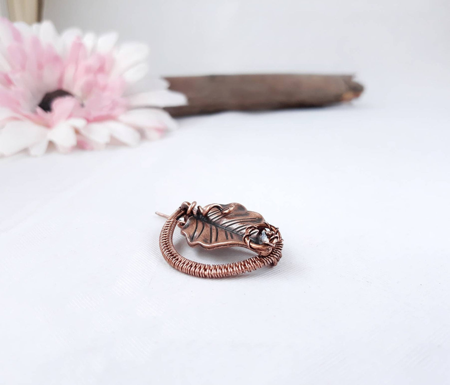 Pasador de alambre de cobre con hoja de metal