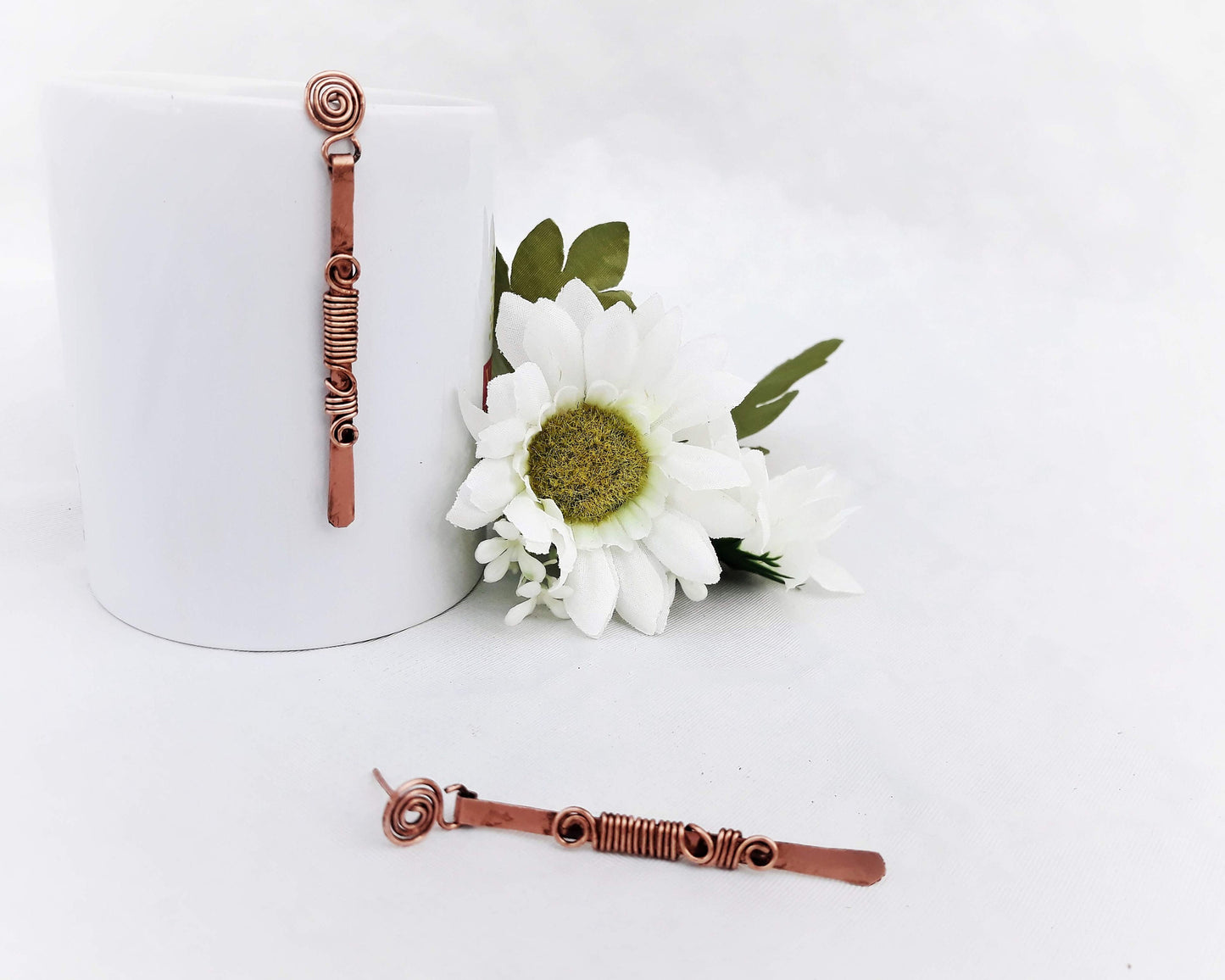 Pendientes de barra con detalles de alambre de cobre