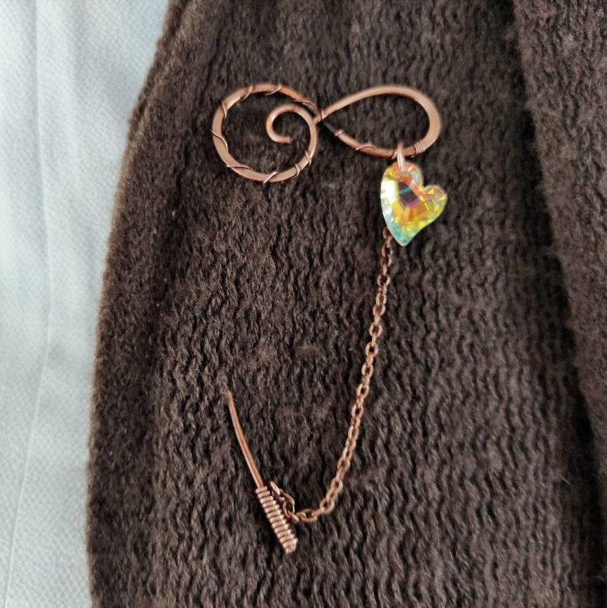 Shawl pin stick with Swarovski heart, shawl pin Knitting accessories for woman, Celtic scarf pin with chain, copper cloak pin brooch