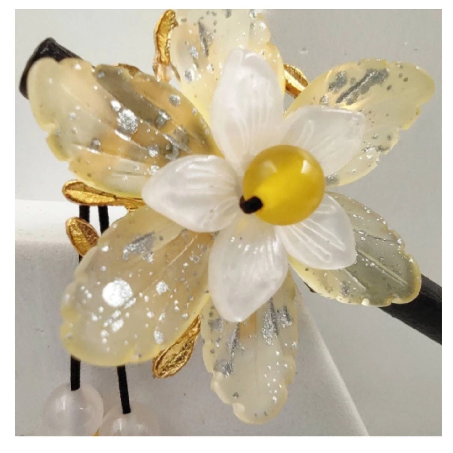 Palillo para el pelo de Madera de Sándalo con Flor de Cristal