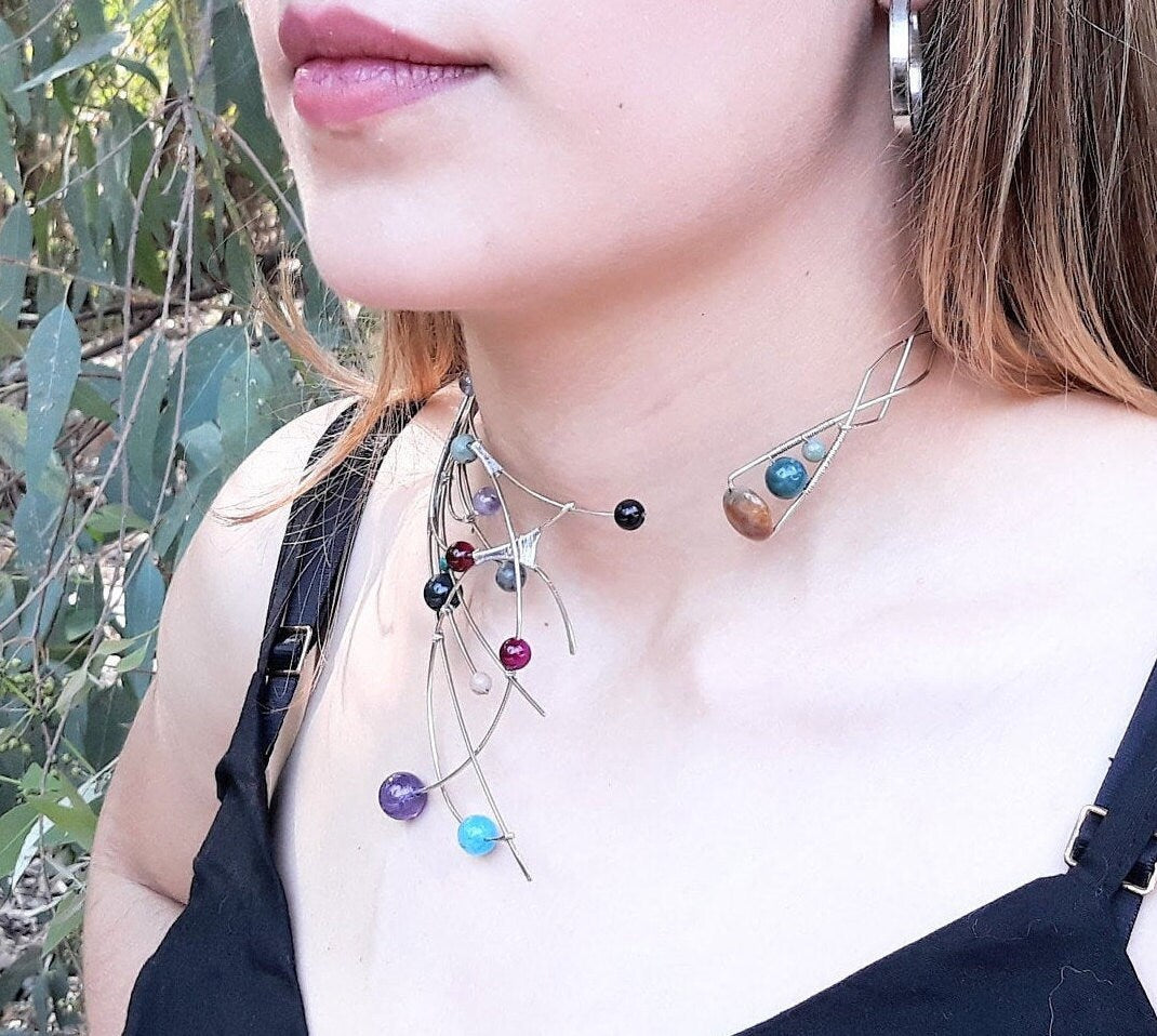 Collar de Fantasía de alambre de cobre con Diseño Artístico y Piedras Naturales