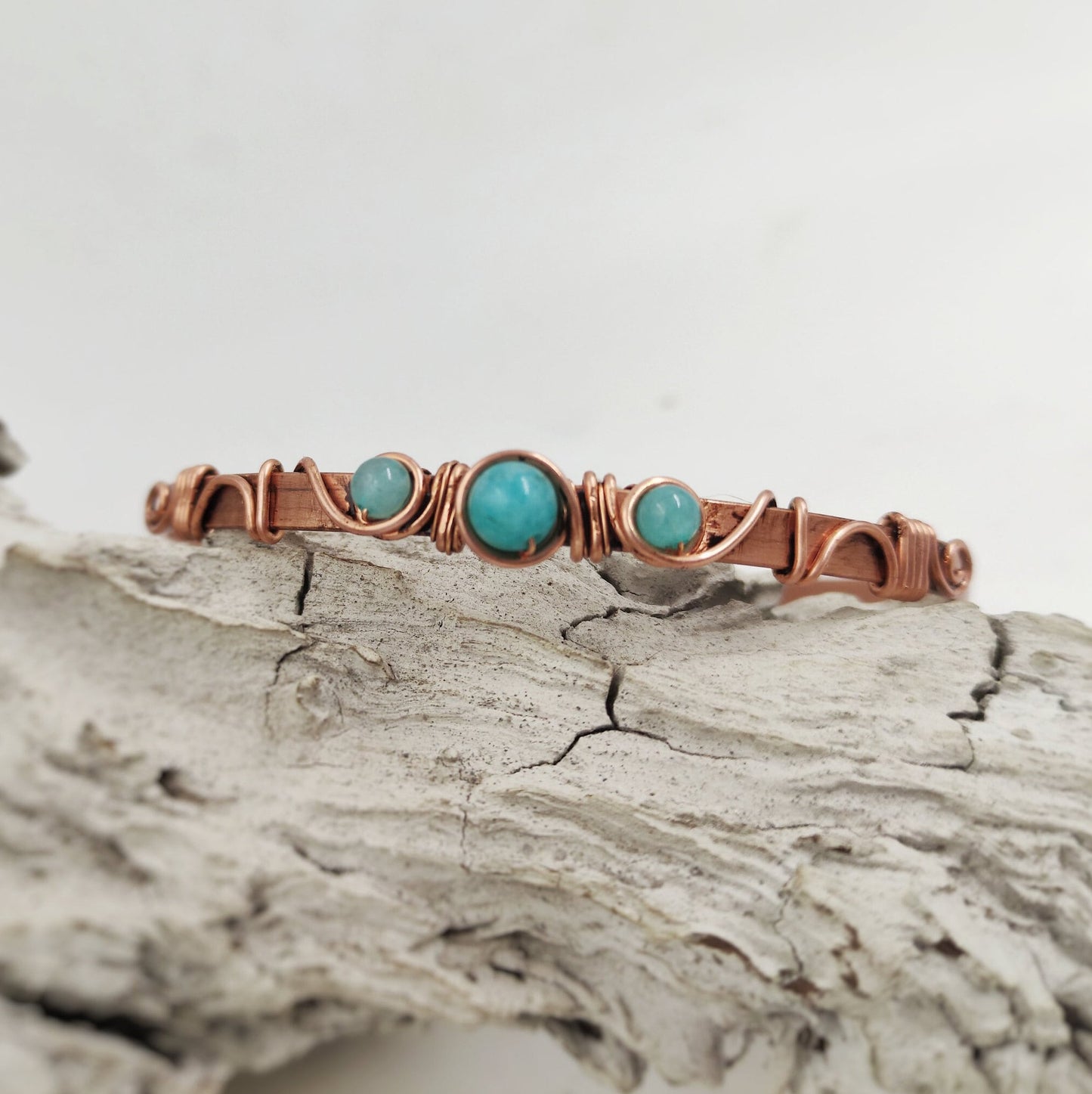 Brazalete de estilo griego con amazonita azul