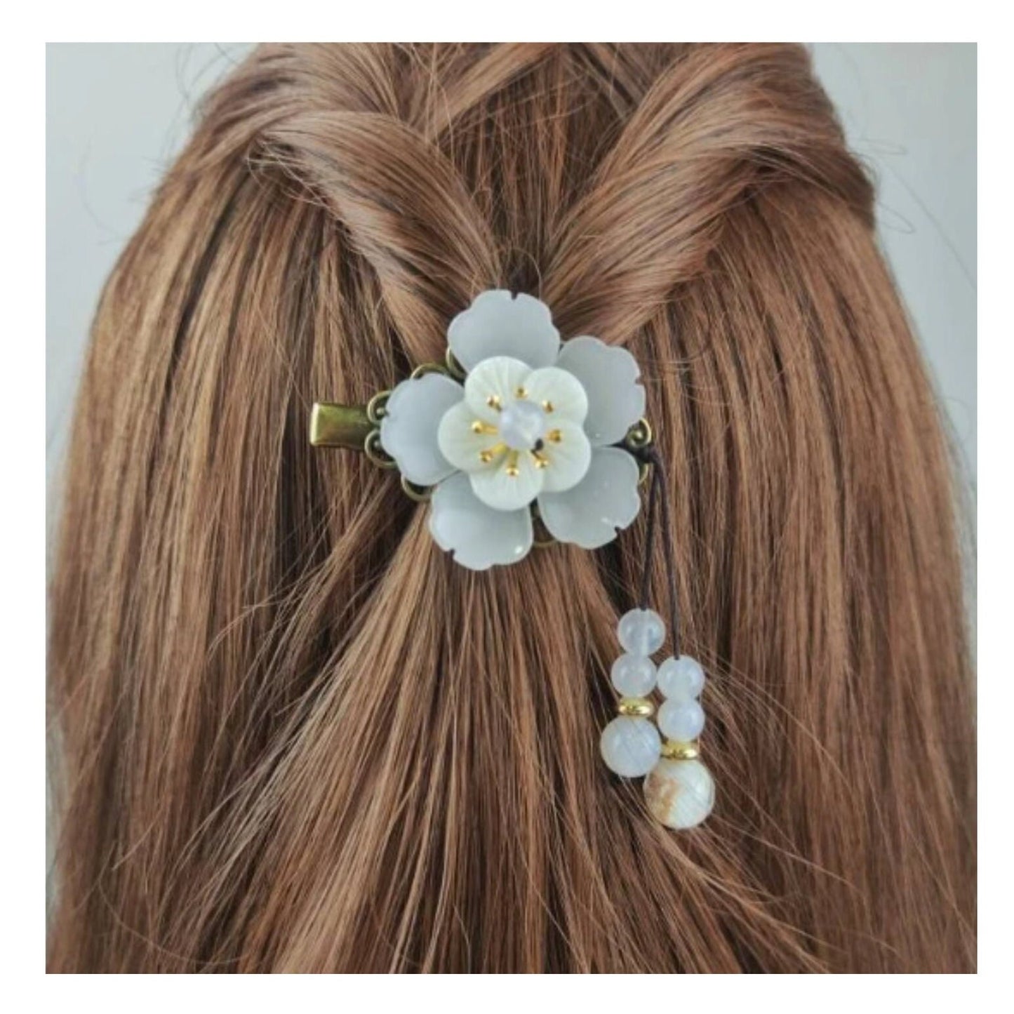 Pinza para el Pelo con Flor de Concha Natural y Cristal Blanco